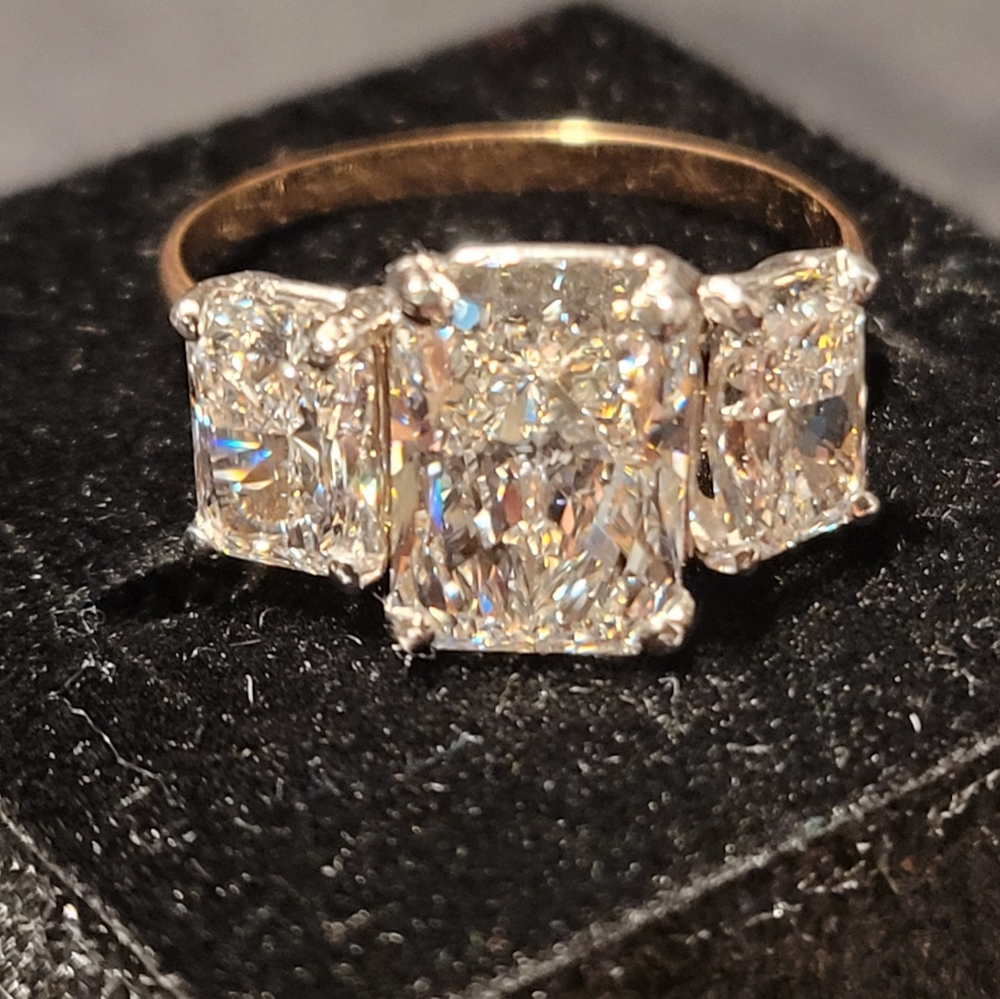 IGI Certified Three Stone Diamond Ring